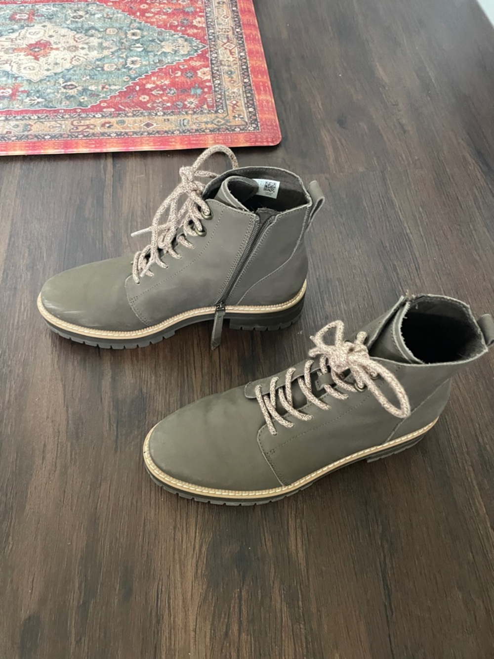 Steve Madden Women's Lace-Up Ankle Boots in Olive Green
